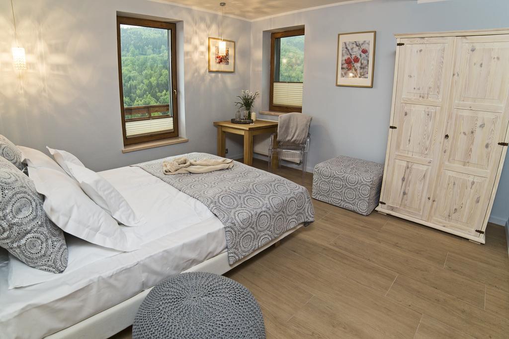 Aspen Deluxe Residence & Aspen Cottage Międzybrodzie Bialskie Rum bild